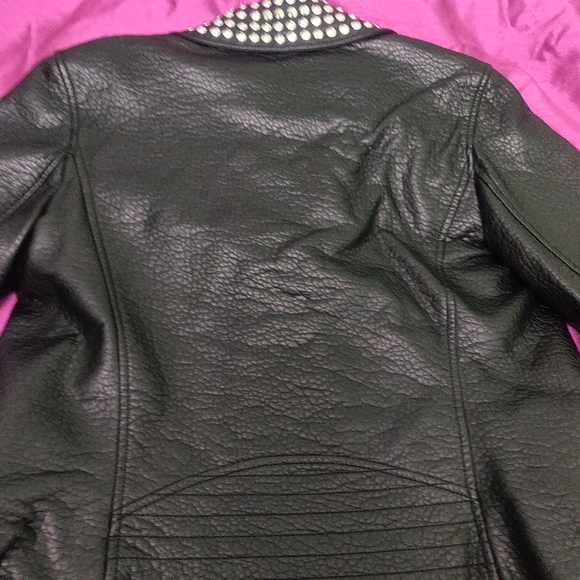 Michael Kors leather jacket 🧥 - Picture 5 of 9